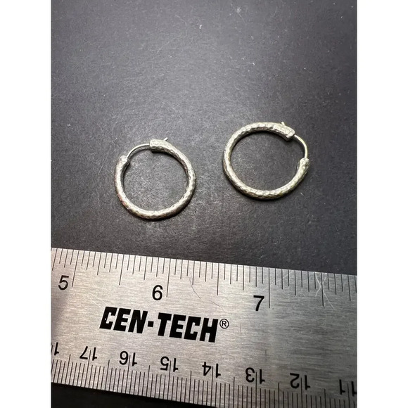 Signed Sarda sterling silver hammered hoop earrings new in bag - Picture 11 of 11